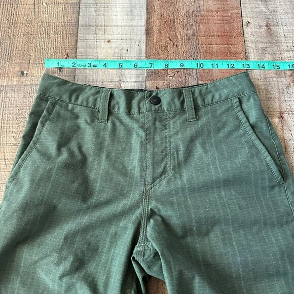 Quiksilver Boys Green Board Shorts 26” With Button & Zip Closure - Picture 4 of 11